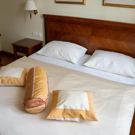 Dvorec Jeruzalem Hotel 4*