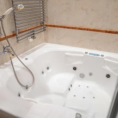 Dvorec Jeruzalem Hotel 4*