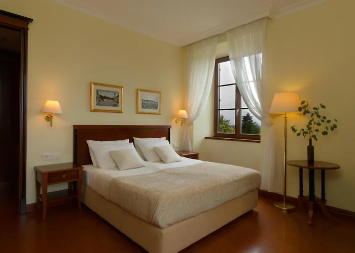 מלון Dvorec Jeruzalem